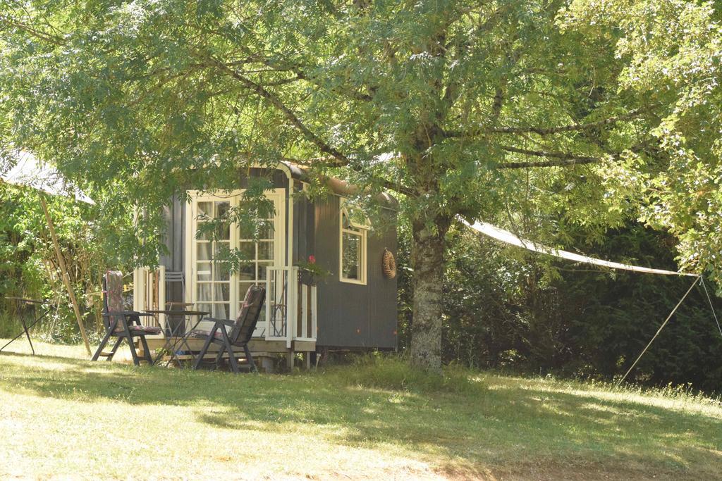 Bed and Breakfast Camping Chez Francis Loupiac  Exterior foto